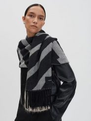 Someday Szal w kolorze czarno-szarym rozmiar: onesize. Czarne szaliki damskie someday., bez wzorów, z materiału. Za 73.99 zł.