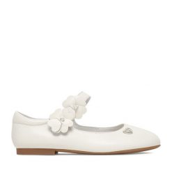 Baleriny Guess. Białe baleriny dziewczęce Guess, z aplikacjami, bez obcasa, bez zapięcia. Za 179.99 zł.