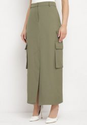 Ciemnozielona Spódnica w Stylu Utility z Kieszeniami i Rozcięciem na Przodzie Temari. Zielone spódnice damskie Born2be, na co dzień, l, bez wzorów, eleganckie, maxi. Za 139.99 zł.