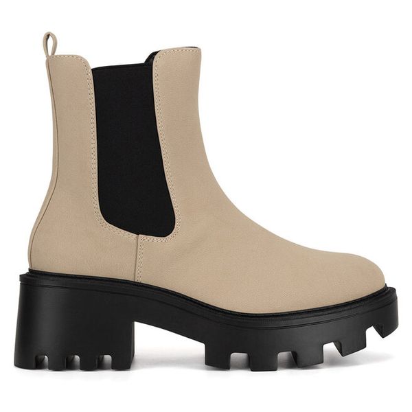 Sztyblety DeeZee. Brązowe botki damskie DeeZee, bez obcasa, na słupku, bez zapięcia. Za 169.99 zł.