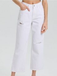 Jeansy straight cropped high waist - biały. Białe jeansy damskie Sinsay, z podwyższonym stanem. W wyprzedaży za 55.99 zł.