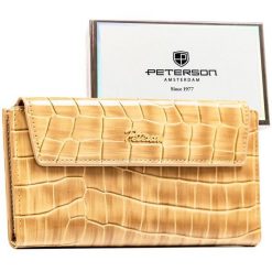 Portfel damski ze skóry ekologicznej w beżowym kolorze z tłoczeniem na wzór skóry krokodyla - Peterson. Brązowe portfele damskie Peterson, z aplikacjami, ze skóry ekologicznej. Za 94.99 zł.