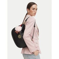 Torebka LOVE MOSCHINO. Czarne torebki klasyczne damskie Love Moschino, bez dodatków. Za 1,029.00 zł.