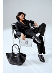 Vince Camuto Shopper bag "Prato" w kolorze czarnym - 52 x 27 x 13 cm rozmiar: onesize. Czarne shopper bag Vince Camuto, bez wzorów, z materiału, na ramię, bez dodatków. Za 149.66 zł.