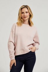 Bluza z długimi rękawami różowa. Czerwone bluzy damskie MOODO, m, bez wzorów, z bawełny, bez kaptura. W wyprzedaży za 44.99 zł.