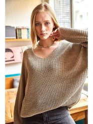 Olalook Sweter w kolorze beżowym rozmiar: onesize. Brązowe swetry klasyczne damskie Olalook, ze splotem, bez kołnierzyka. Za 66.16 zł.