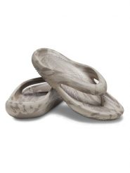 Crocs Japonki w kolorze szarym rozmiar: 38/39. Szare klapki damskie Crocs, bez wzorów, z otwartym noskiem, bez obcasa, bez zapięcia. Za 148.96 zł.