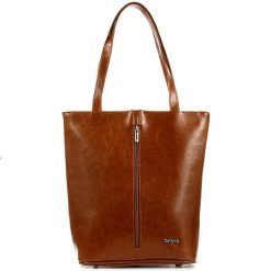 Torebka skórzana DAN-A T304 camel. Brązowe torebki klasyczne damskie DAN-A, ze skóry, bez dodatków. Za 349.99 zł.