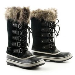 Buty do chodzenia damskie Sorel Joan of Arctic. Czarne obuwie trekkingowe damskie Sorel, bez zapięcia. W wyprzedaży za 438.00 zł.