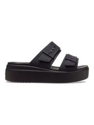 Crocs Klapki "Brooklyn Buckle" w kolorze czarnym na koturnie rozmiar: 37/38. Czarne klapki damskie Crocs, bez wzorów, z otwartym noskiem, bez obcasa, na koturnie, bez zapięcia. Za 183.15 zł.