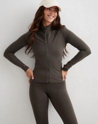 Damska kurtka Warming Zip ciemnozielona. Zielone kurtki damskie Aim'n, l, bez wzorów, z elastanu, bez kaptura. Za 394.00 zł.