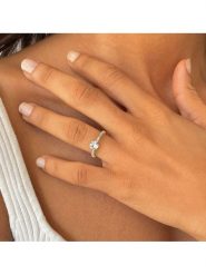 DIA DIAMONDS Pozłacany pierścionek z diamentami i topazem rozmiar: 52. Żółte pierścionki damskie DIA DIAMONDS, z diamentem, pozłacane. Za 399.71 zł.