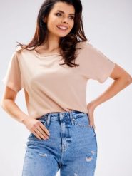 Bluzka Model A588 Beige - awama. Brązowe bluzki damskie Awama, l, bez wzorów, z wiskozy, eleganckie, bez kołnierzyka, bez ramiączek. Za 173.72 zł.