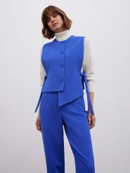 BGN Kamizelka w kolorze niebieskim rozmiar: 40. Niebieskie kamizelki damskie BGN, z aplikacjami, bez kaptura. Za 109.26 zł.