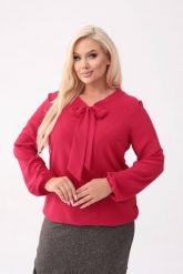 Elegancka czerwona bluzka Livia z wiązaniem PLUS SIZE XXL OVERSIZE. Czerwone bluzki damskie Moda Size Plus Iwanek, plus size, bez wzorów, z poliesteru, eleganckie, bez kołnierzyka, plus size, bez ramiączek. Za 199.90 zł.