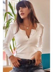 Happiness Istanbul Koszulka w kolorze białym rozmiar: L. Białe koszulki damskie Happiness Istanbul, l, bez wzorów, bez kołnierzyka, bez ramiączek. Za 56.99 zł.