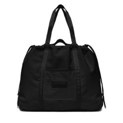 Torebka Hunter. Czarne torebki klasyczne damskie Hunter, bez dodatków. Za 149.99 zł.