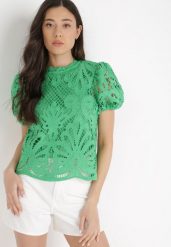 Zielona Bluzka z Koronki Perrates. Zielone bluzki damskie Born2be, s, z aplikacjami, z koronki, eleganckie, bez kołnierzyka, bez ramiączek. Za 29.99 zł.