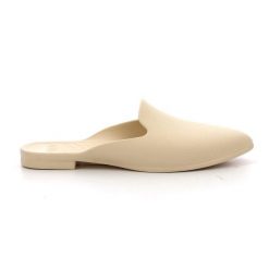 Klapki damskie NATIVE AVA BLOOM. Brązowe klapki damskie Native Shoes, bez wzorów, bez obcasa, bez zapięcia. Za 129.99 zł.