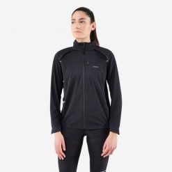 Kurtka do biegania damska Kiprun Run 900 Warm Regul. Czarne kurtki sportowe damskie KIPRUN, na jesień, s, z aplikacjami, z materiału, bez kaptura. Za 249.99 zł.