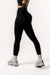 Damskie legginsy Luxe z wysokim stanem i kieszeniami – czarny. Czarne legginsy damskie AESTHETIC WOLF, l, bez wzorów, z elastanu. Za 149.99 zł.