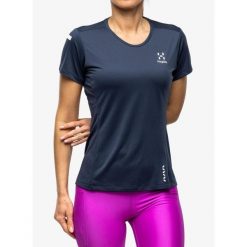 Koszulka szybkoschnąca damska Haglofs L.I.M Tech Tee. Niebieskie koszulki sportowe damskie Haglöfs, l, bez wzorów, bez ramiączek. Za 144.99 zł.
