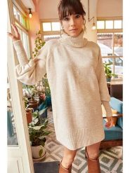 Olalook Sukienka dzianinowa w kolorze beżowym rozmiar: onesize. Brązowe sukienki damskie Olalook, bez wzorów, z dzianiny, bez ramiączek. Za 96.37 zł.