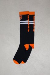 Chicago Bears – skarpety narciarskie / snowboardowe OOSC x NFL. Brązowe skarpetki damskie OOSC, bez wzorów, z elastanu. Za 132.99 zł.