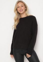 Czarny Sweter o Klasycznym Fasonie z Wełną Avartissa. Czarne swetry klasyczne damskie Born2be, na zimę, z wełny, bez kołnierzyka. Za 139.99 zł.