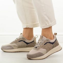 Beżowe be skórzane półbuty damskie Filippo Dp7729/26. Brązowe półbuty damskie Filippo, na jesień, bez wzorów, z jeansu, z okrągłym noskiem, bez obcasa, na płaskiej podeszwie, bez zapięcia. Za 249.00 zł.