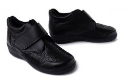 COMFORTABEL 990542-01 schwarz, botki damskie. Czarne botki damskie Comfortabel, na zimę, bez obcasa, bez zapięcia. Za 464.90 zł.