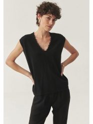 TATUUM Koszulka w kolorze czarnym rozmiar: XXL. Czarne bluzki damskie TATUUM, xxl, bez wzorów, z koronki, bez kołnierzyka, bez ramiączek. Za 109.00 zł.