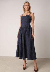 Granatowa Bawełniana Sukienka o Rozkloszowanym Kroju na Ramiączka z Haftem Rhethiphe. Niebieskie sukienki damskie Born2be, bez wzorów, z bawełny, eleganckie, bez ramiączek. Za 169.99 zł.