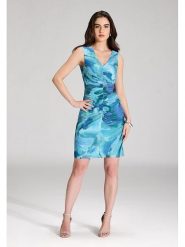 SWING Sukienka w kolorze turkusowo-niebieskim rozmiar: 40. Niebieskie sukienki damskie Swing, bez wzorów, bez ramiączek. Za 217.99 zł.