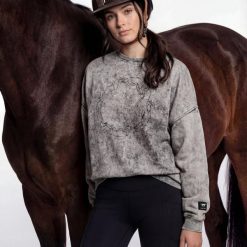 Bluza z końmi GALOP WEAR Wild Motion. Szare bluzy damskie GALOP WEAR, uniwersalny, bez wzorów, z bawełny, bez kaptura. W wyprzedaży za 359.00 zł.