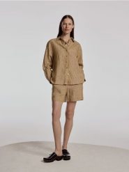 Lniana koszula w paski - warm olive. Zielone koszule damskie Reserved, l, bez wzorów, bez kołnierzyka, bez ramiączek. W wyprzedaży za 159.99 zł.