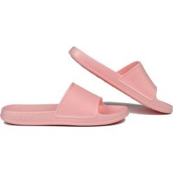 Klapki damskie Coqui Tora. Czerwone klapki damskie Coqui, bez wzorów, bez obcasa, bez zapięcia. Za 131.99 zł.