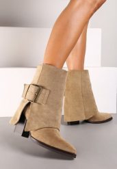 Ciemnobeżowe Botki Kowbojki na Słupku Ozdobione Wywiniętą Cholewką Ansinae. Brązowe botki damskie Renee, boho, bez obcasa, na obcasie, bez zapięcia. Za 149.99 zł.
