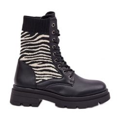 Botki Workery Damskie Ze Skarpetą Zebra Czarne. Czarne botki damskie ze skóry, eleganckie, bez obcasa, bez zapięcia. Za 114.06 zł.