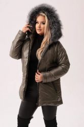 Ocieplona kurtka Mela z futerkiem w kolorze khaki PLUS SIZE XXL OVERSIZE. Brązowe kurtki damskie Moda Size Plus Iwanek, na jesień, plus size, bez wzorów, z futra, bez kaptura. W wyprzedaży za 299.90 zł.