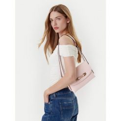 Torebka Guess. Białe torebki klasyczne damskie Guess, bez dodatków. Za 634.99 zł.