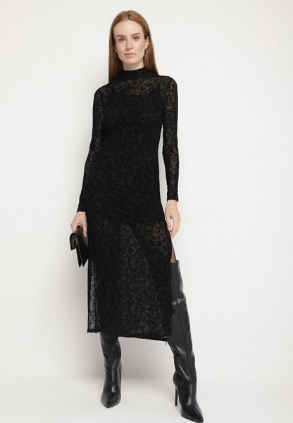 Czarna Dopasowana Sukienka Koktajlowa z Wiskozą z Welurowym Wzorem Kwiatów Alerre. Czarne sukienki damskie Born2be, bez wzorów, z weluru, wizytowe, bez ramiączek. Za 139.99 zł.