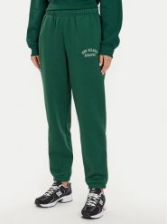 New Balance Spodnie dresowe WP43500 Zielony Relaxed Fit. Zielone spodnie dresowe damskie New Balance, m, bez wzorów, z bawełny. Za 189.99 zł.