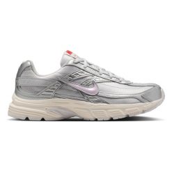 Nike Initiator Sneakersy damskie. Szare obuwie sportowe damskie Nike, bez zapięcia, do biegania. Za 299.99 zł.