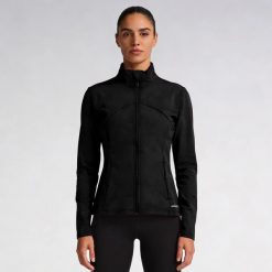 Damska kurtka Softee Fusion w kolorze czarnym. Czarne kurtki sportowe damskie Softee, m, bez wzorów, z elastanu, bez kaptura. Za 182.00 zł.