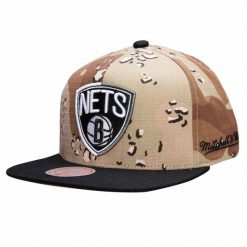 Czapka z daszkiem Mitchell & Ness NBA Brooklyn Nets Choco Camo -BNEYYPPPCAMO. Brązowe czapki z daszkiem damskie Mitchell & Ness, bez wzorów. Za 89.00 zł.