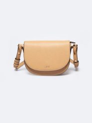 Torebka damska crossbody jasnobrązowa RR574065 801. Brązowe torebki klasyczne damskie Big Star, ze skóry ekologicznej, na ramię, bez dodatków. Za 189.99 zł.