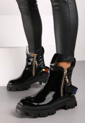 Czarne Płaskie Botki Lakierowane w Stylu Workerów Ozdobione Suwakiem i Taśmą z Napisem Felonae. Czarne botki damskie Born2be, z jeansu, eleganckie, bez obcasa, na płaskiej podeszwie, bez zapięcia. Za 59.99 zł.