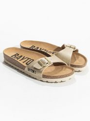 BAYTON Klapki "Zephyr" w kolorze złotym rozmiar: 38. Żółte klapki damskie Bayton, bez wzorów, z otwartym noskiem, bez obcasa, bez zapięcia. Za 144.95 zł.