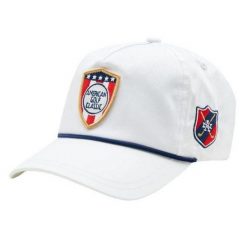 Lekka Czapka Z Daszkiem. Białe czapki z daszkiem damskie American Needle, bez wzorów, z bawełny. Za 136.99 zł.